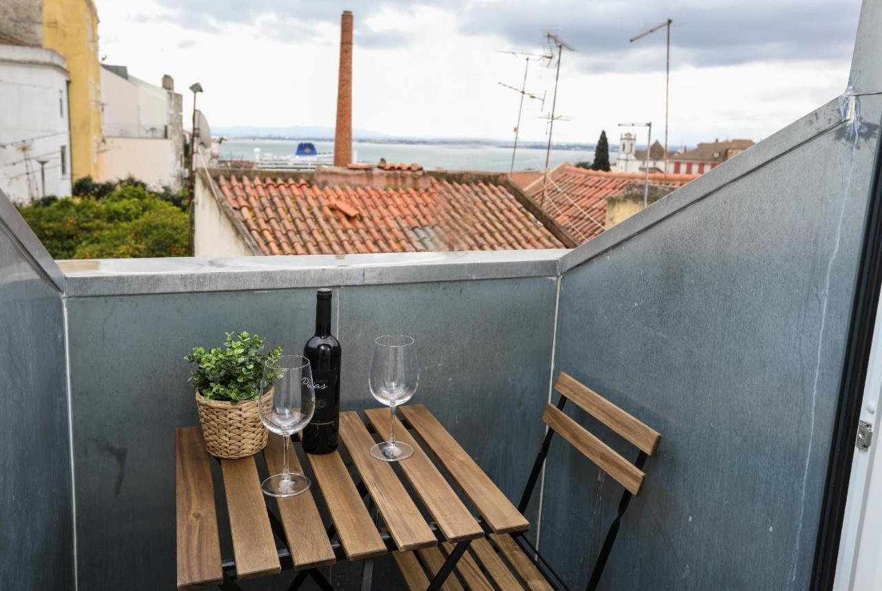 Loios Studios And Apartments Lisbon Exterior photo