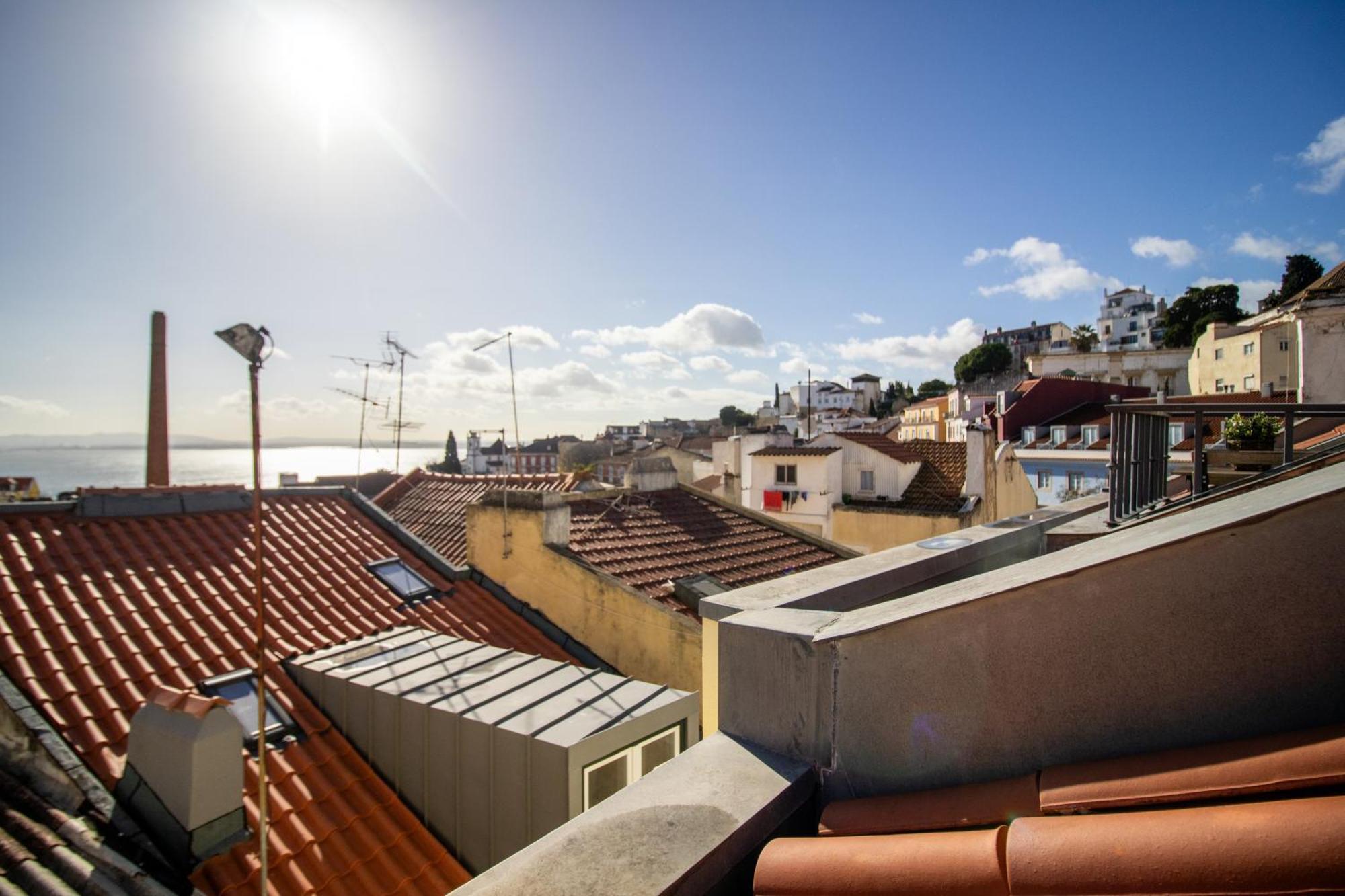 Loios Studios And Apartments Lisbon Exterior photo