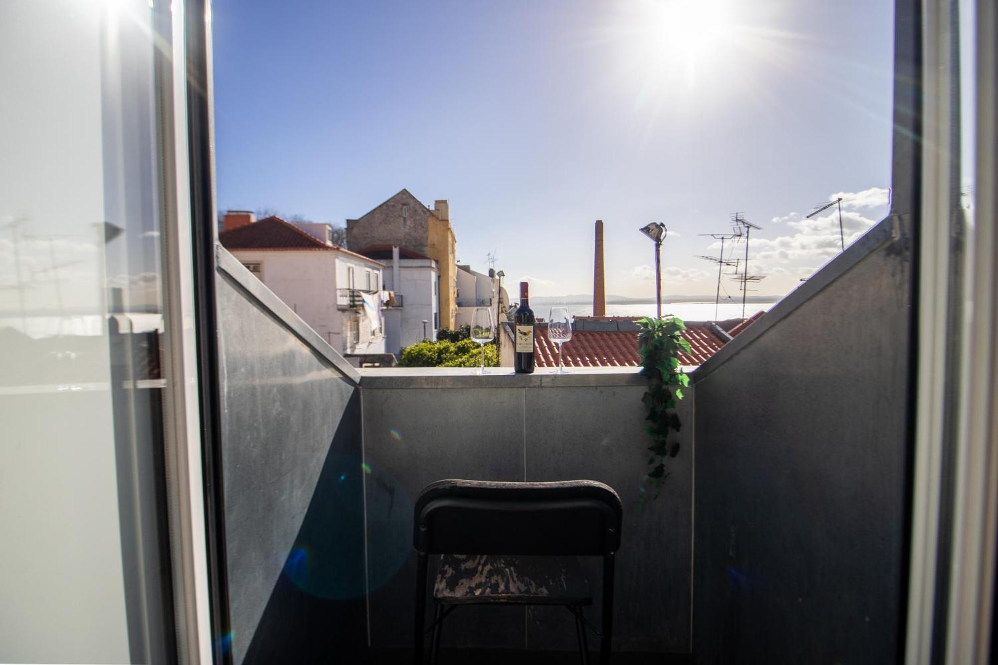 Loios Studios And Apartments Lisbon Exterior photo