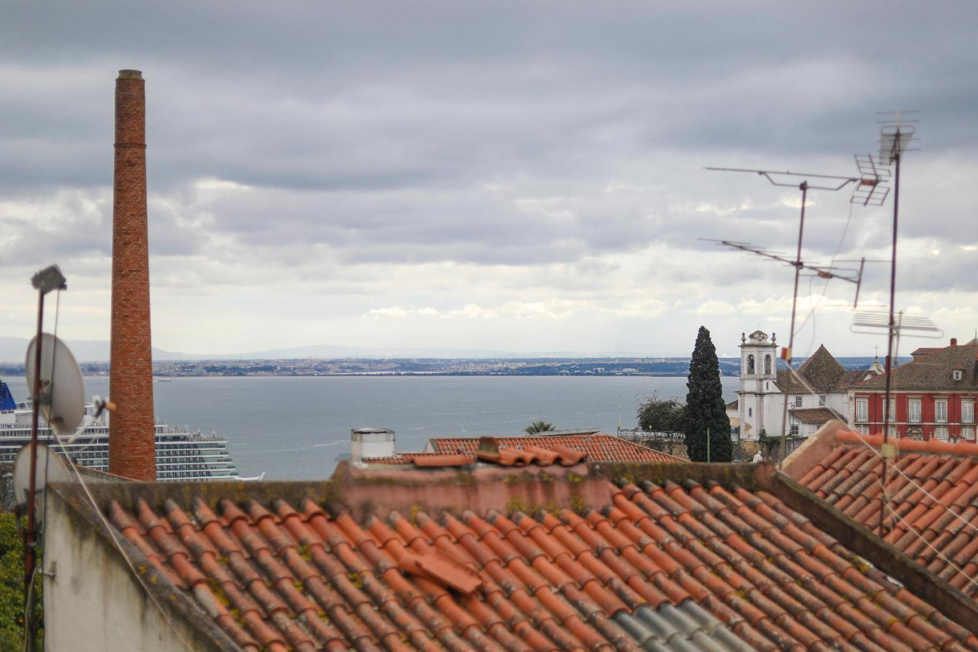 Loios Studios And Apartments Lisbon Exterior photo